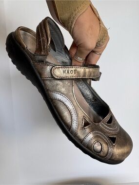 Naot Leather Rongo Slingback Mary Jane Shoes Silver Grey 40